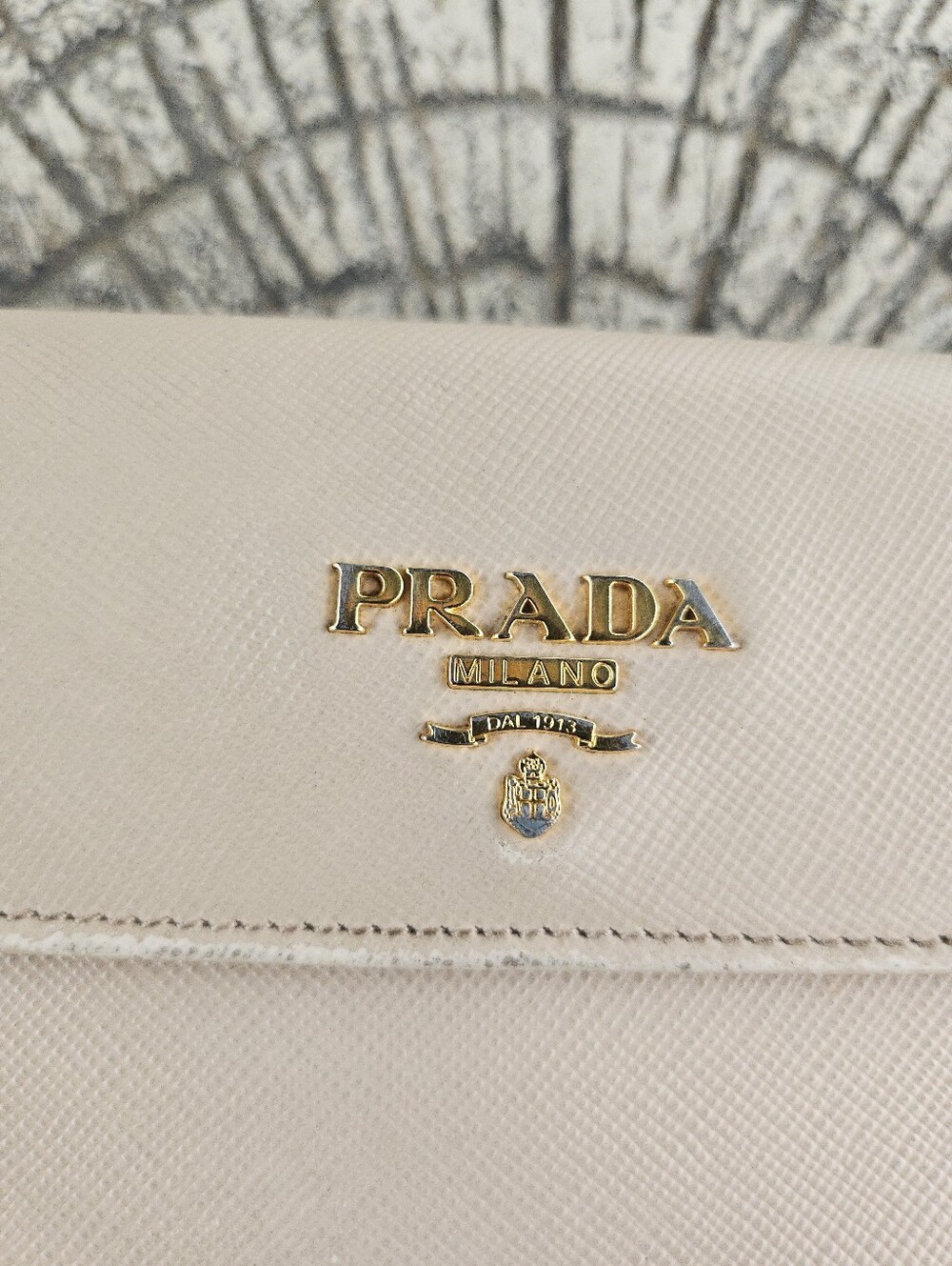 Prada Flesh Beige Textured Saffiano Bi Fold Long Wallet Credit Card Holder - Picture 2 of 16